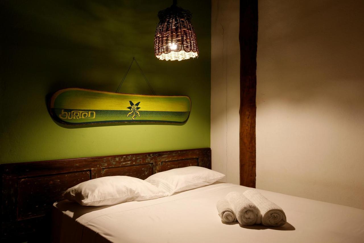 Bahia Surf Camp Hotell Abrantes Exteriör bild